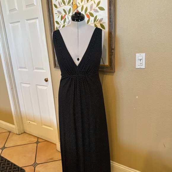L. Magnin v-nexk, sleveless, polka dot maxi dress size Large  (B03) - Picture 6 of 7